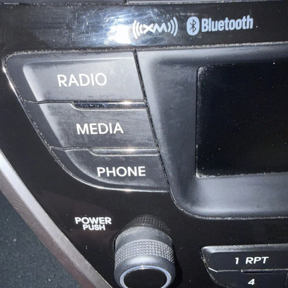 13 Hyundai Elantra AM FM XM CD radio receiver OEM 96170-3X165RA5‎ Working - Picture 5 of 10